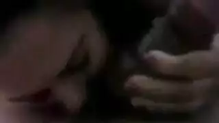 ينيك بنت عمه وفاء المطلقة في غرفة نومها ويقفش حلماتها البنية