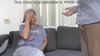 خادمة تنظيف تركية لا تخاف عندما يطلب منها جندي أمريكي تنظيف قضيبه الكبير