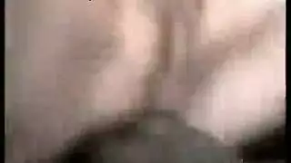 جلسة مص قضيب مع شقراء مثيرة في غرفتها