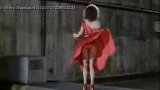 شقراء خائنة مثيرة تمتلئ بالسائل المنوي في كل مرة يغادر فيها الزوج