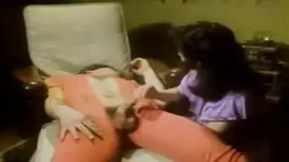 شهوة غير مقيدة – سيدة ناضجة في مشهد إكس إكس إكس خام