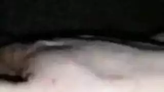 بطن منتفخ، فستان أحمر، ورغبة في قضيب أسود