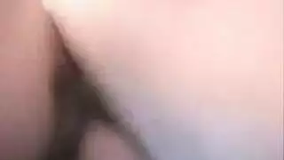 امرأة ناضجة تأخذ عذرية الطالب في فيلم إباحي ساخن بين معلمة وطالب